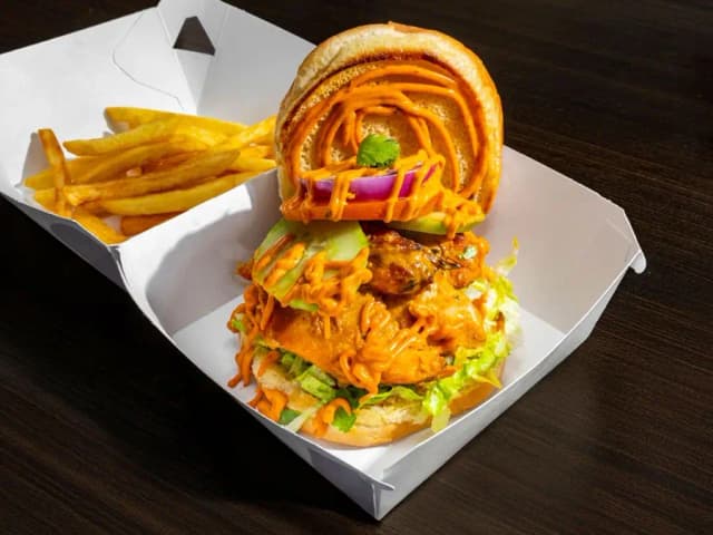 Additional fast casual dish presentation